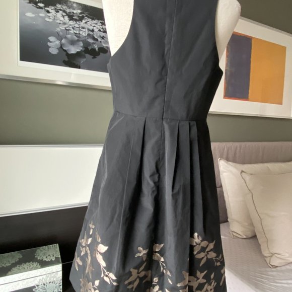 Tibi Black & Bronze Floral Print Cocktail/Party Dress V-Neckline US6 - G - Picture 10 of 16